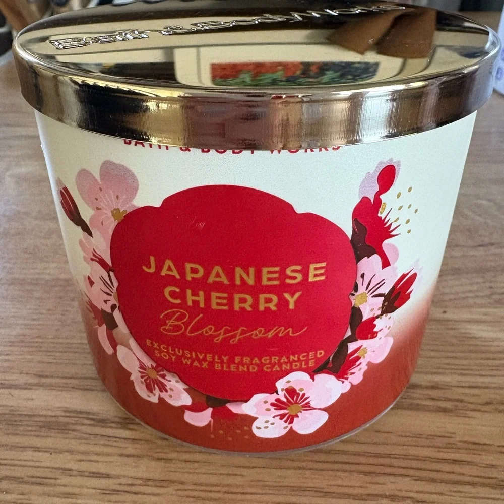 Bath and Body Works - Picture 1 of 4